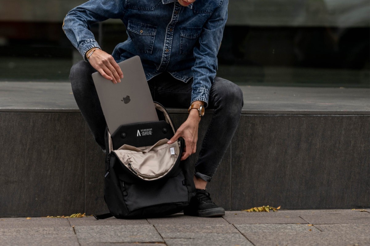 Boundary errant outlet backpack