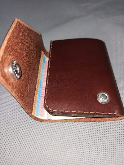 Excellent quality cash wallet but...