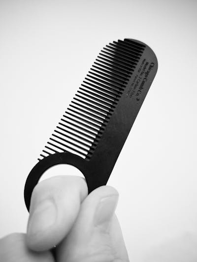 Lightweight pocket comb